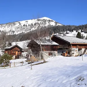 https://le-hameau-de-chantemerle.hotels-rhonealpes.com