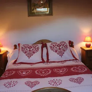 https://la-ferme-de-sous-lachat.hotels-rhonealpes.com